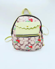 Cargar imagen en el visor de la galería, Mochila de fresa moda 22x18x8
