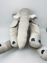 Cargar imagen en el visor de la galería, Peluche de ELEFANTE 60 cm de largo - mychinashop.com
