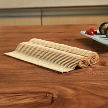 Cargar imagen en el visor de la galería, Mantel individual bambú Esterilla de Sushi de bambú Onigiri, suministros de herramientas de fabricante de rodillos de arroz, utensilios de cocina japoneses, 24x24cm, MOD DZ42
