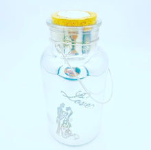 Cargar imagen en el visor de la galería, Botella luz led decorativa 18 cm alto   Diseño surtido amor mod 1800

