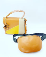 Cargar imagen en el visor de la galería, Bolsa de moda MOD 9834-17 con canguro y 3 compartimentos
