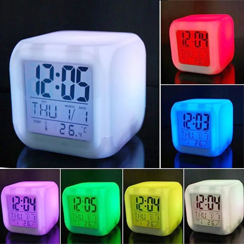 Reloj despertador Digital brillante para dormitorio de niños, luz LED de 7 colores que cambian, luz nocturna de alta calidad