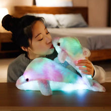 Cargar imagen en el visor de la galería, Muñeco de peluche luminoso 40 cm  con forma de delfín para niños, cojín de almohada con luz LED,
