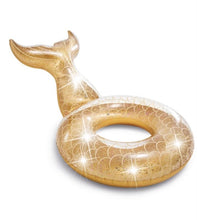 Cargar imagen en el visor de la galería, Divertido Inflable de glitter en forma de cola de Sirena ideal para alberca. Cuenta con parche de reparación en caso de pinchadura. - mychinashop.com
