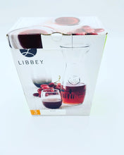 Cargar imagen en el visor de la galería, Set de 3 pz de BAR  juego de vino dos vasos de 14.5 OZ y 1 litro MOD BAR

