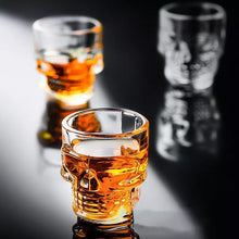 Cargar imagen en el visor de la galería, Vaso de cristal transparente con forma de calavera para fiesta, copa de vino con forma de Calavera, PAQUETE DE 6 vasos
