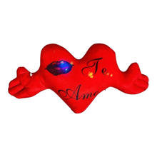 Cargar imagen en el visor de la galería, Cojín decorativo con luz forma de corazón MOD love
