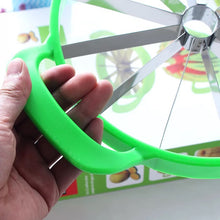Cargar imagen en el visor de la galería, Cortador de sandía de acero, herramienta multifunción para cortar fruta
