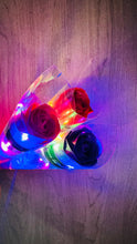 Cargar imagen en el visor de la galería, Rosa eterna con luz
