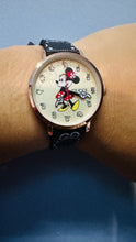 Cargar imagen en el visor de la galería, Reloj de dama gucc
